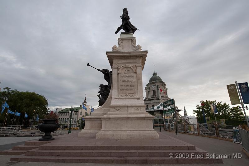 20090828_125312 D3.jpg - Monument to Champlain